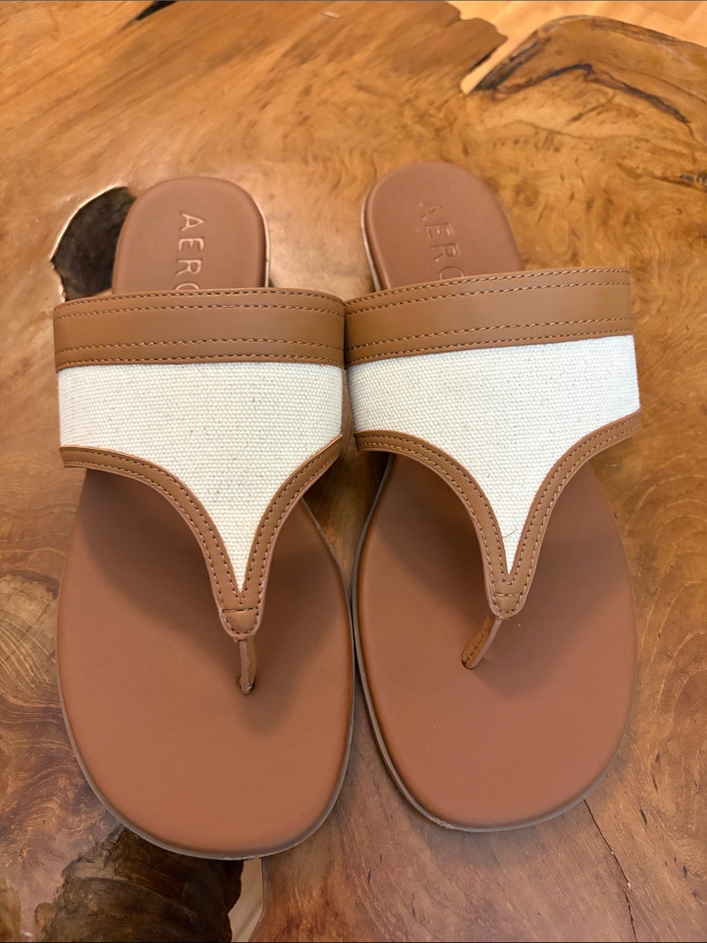 AEROSOLES Tan & Cream Women’s Thong Sandals